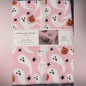 Cupcakes and cashmere Tablecloth. Brand new 60x84